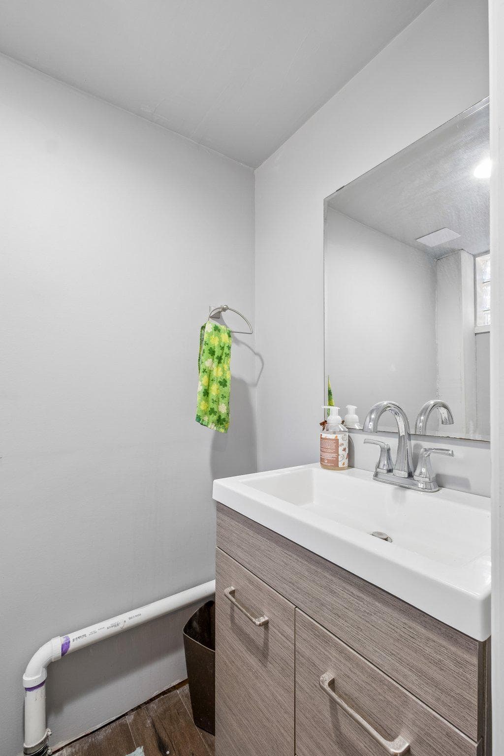 725 Hill Road photo 27