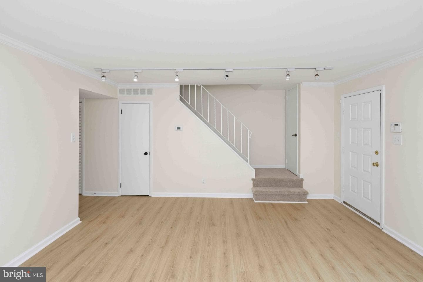 9807 Cowden Street photo 4