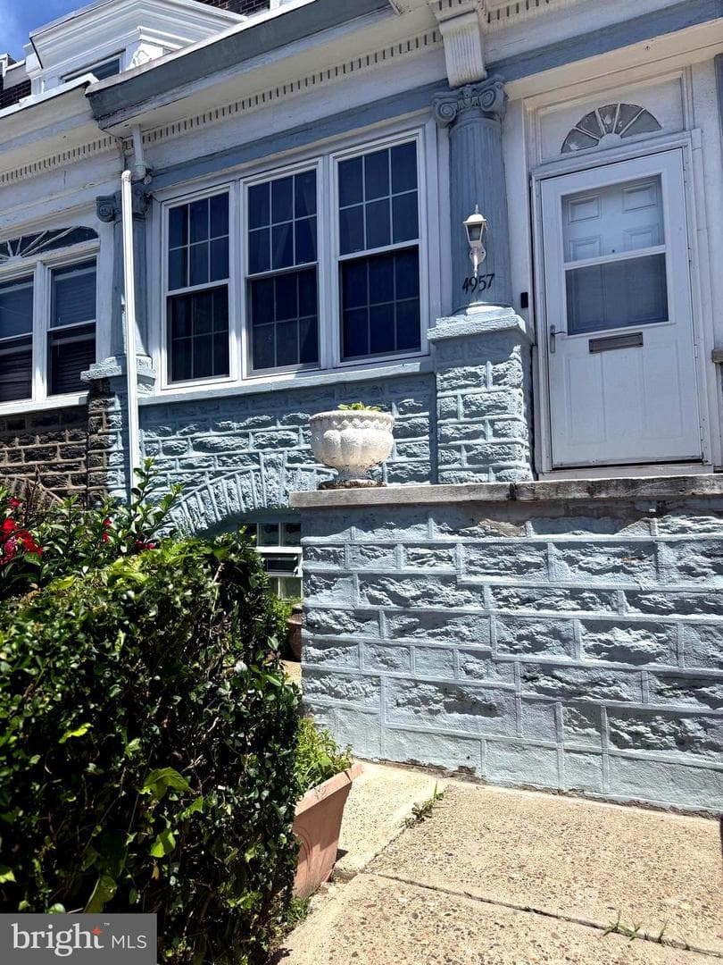 4957 N 9th Street, Philadelphia