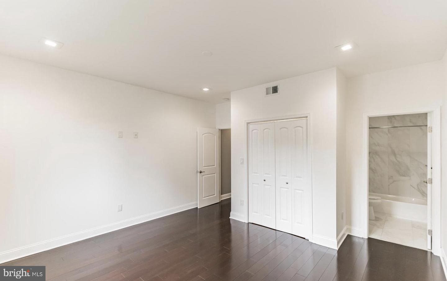 1818 Dickinson Street photo 17