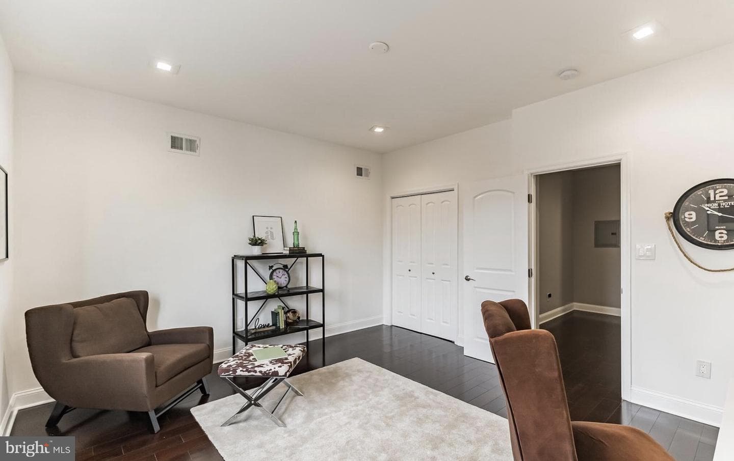 1818 Dickinson Street photo 21