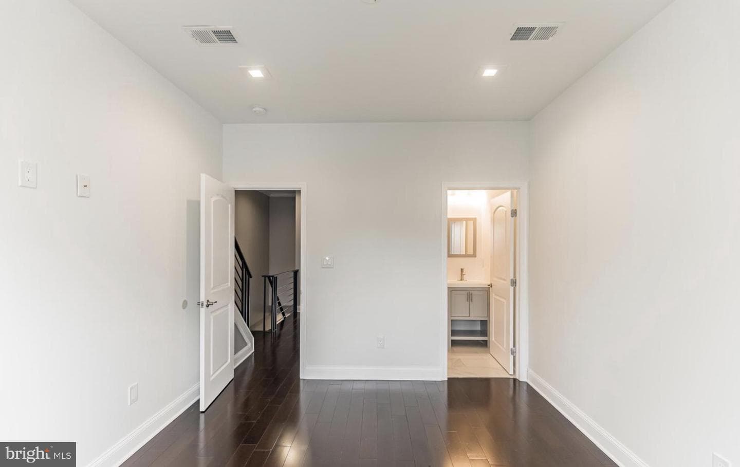 1818 Dickinson Street photo 23