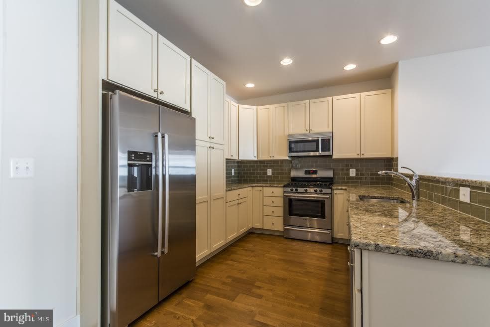 600 S 24th Street #213, Philadelphia