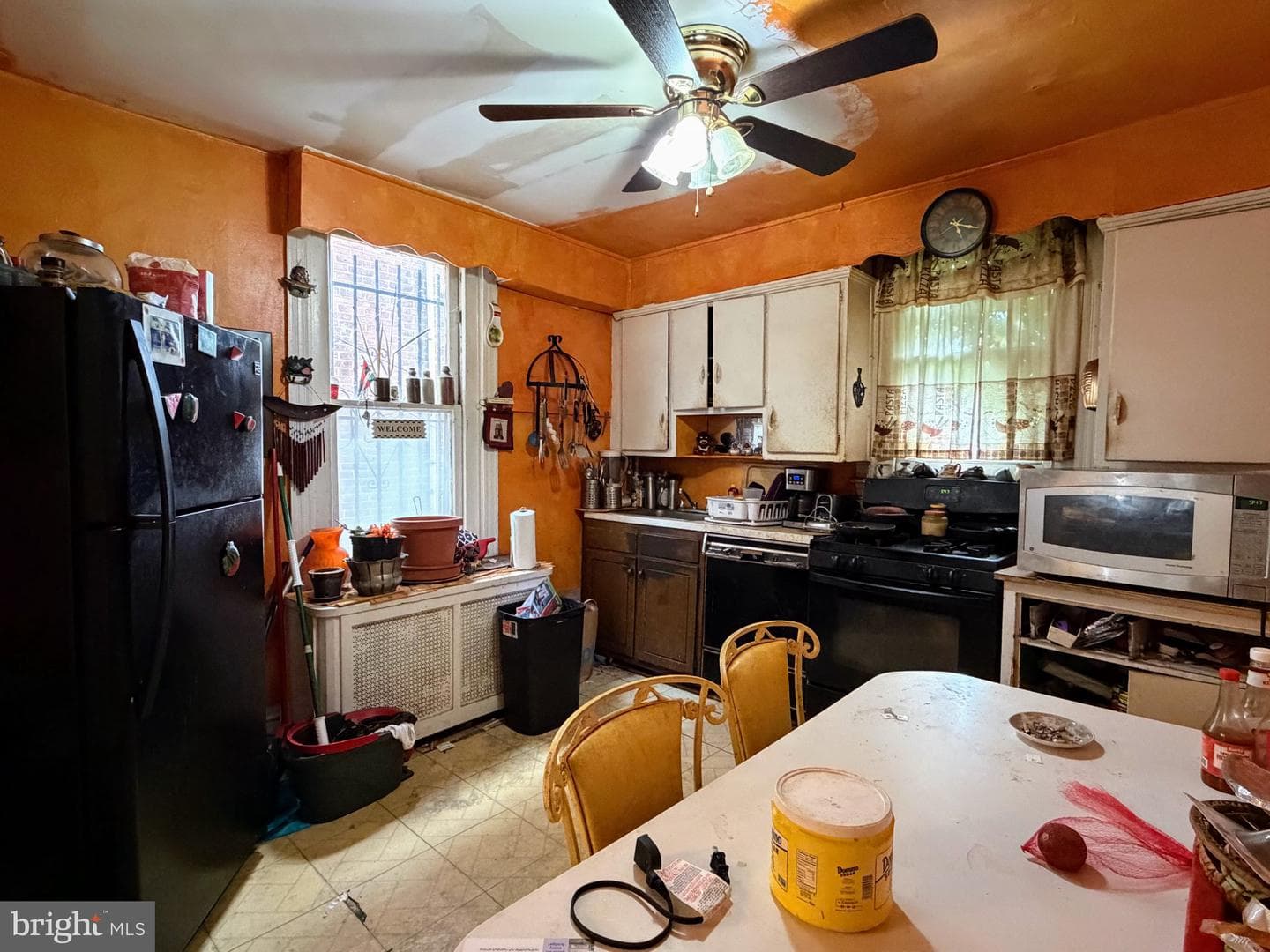 138 W Pomona Street photo 6