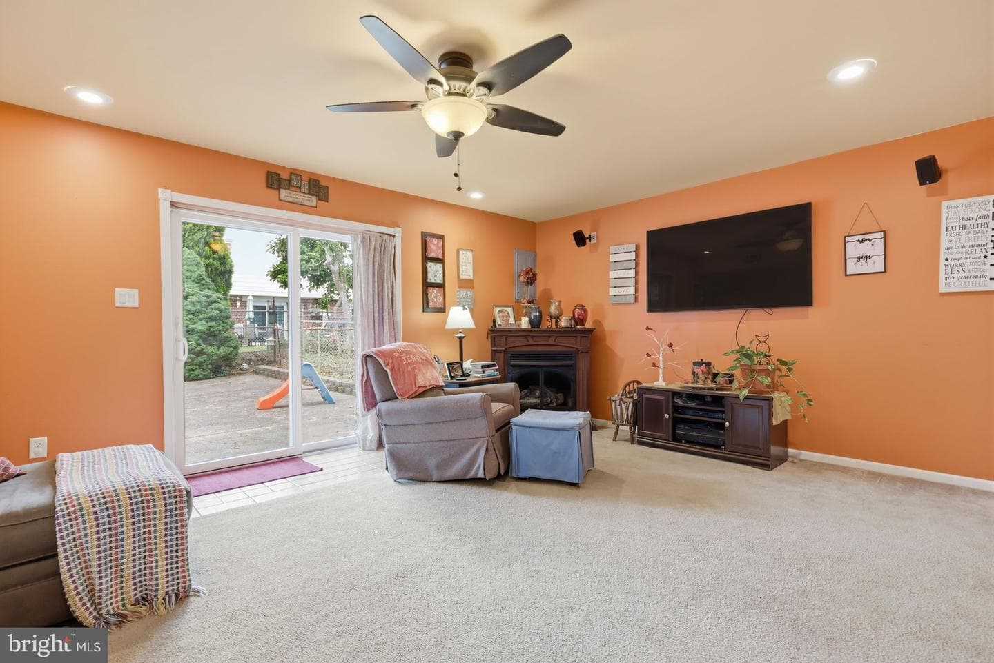 2742 Mower Street photo 24