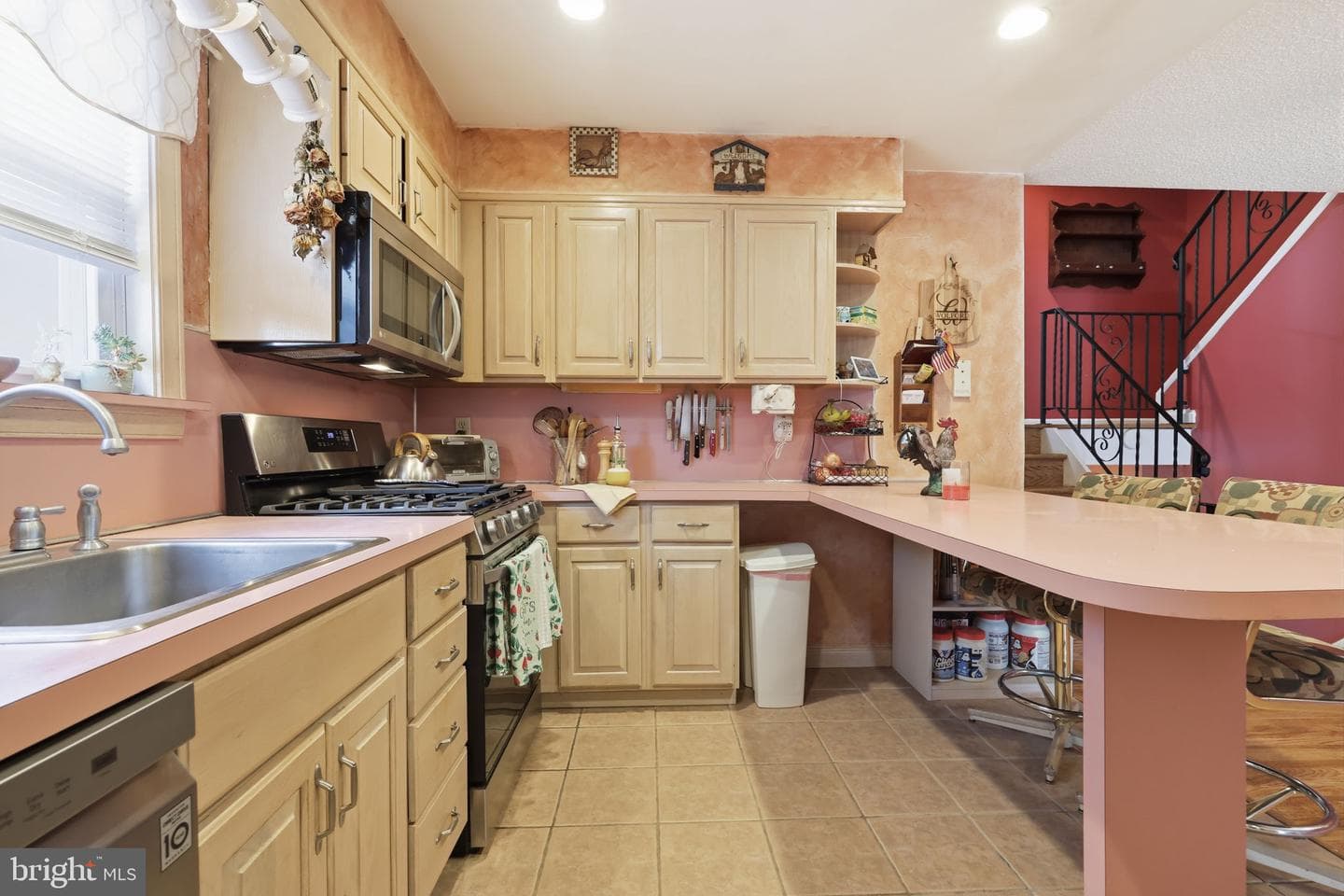 2742 Mower Street photo 7