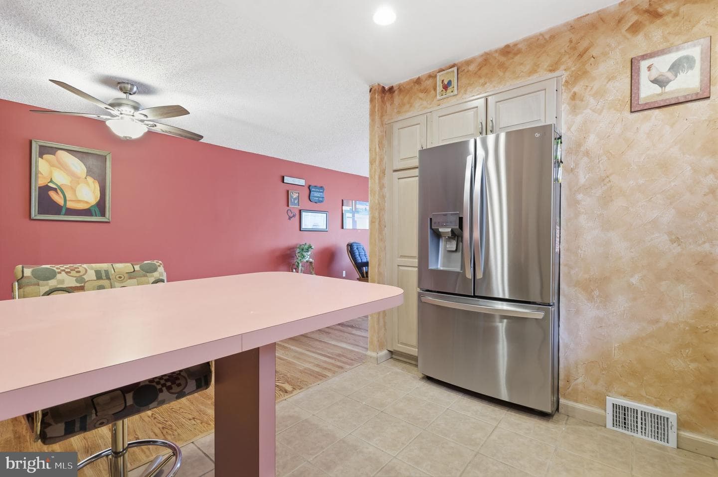 2742 Mower Street photo 9