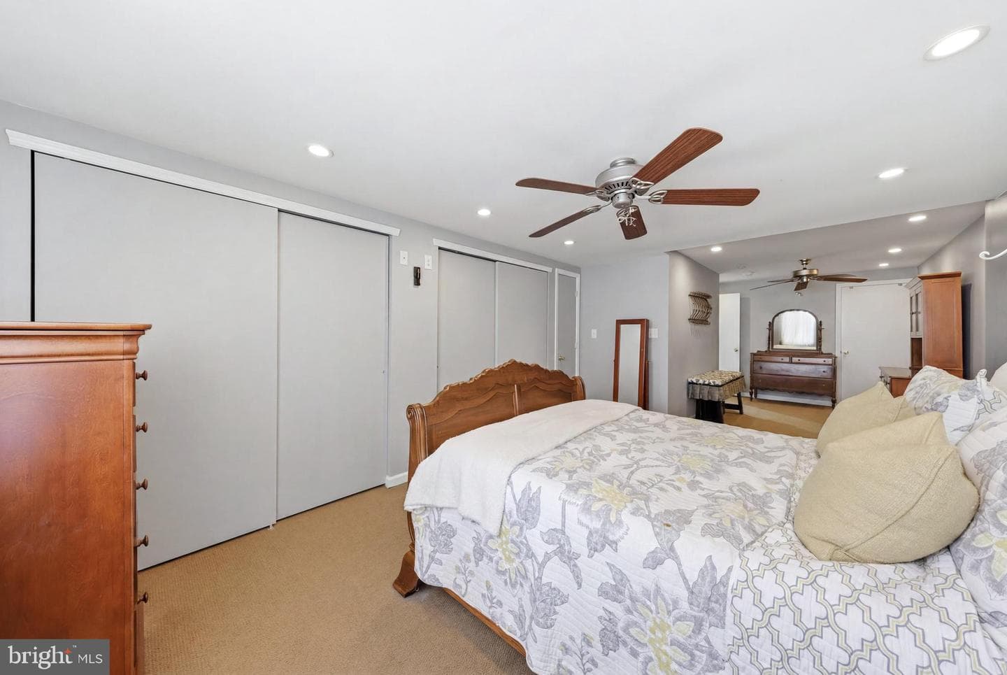 2245 Pemberton Street photo 22