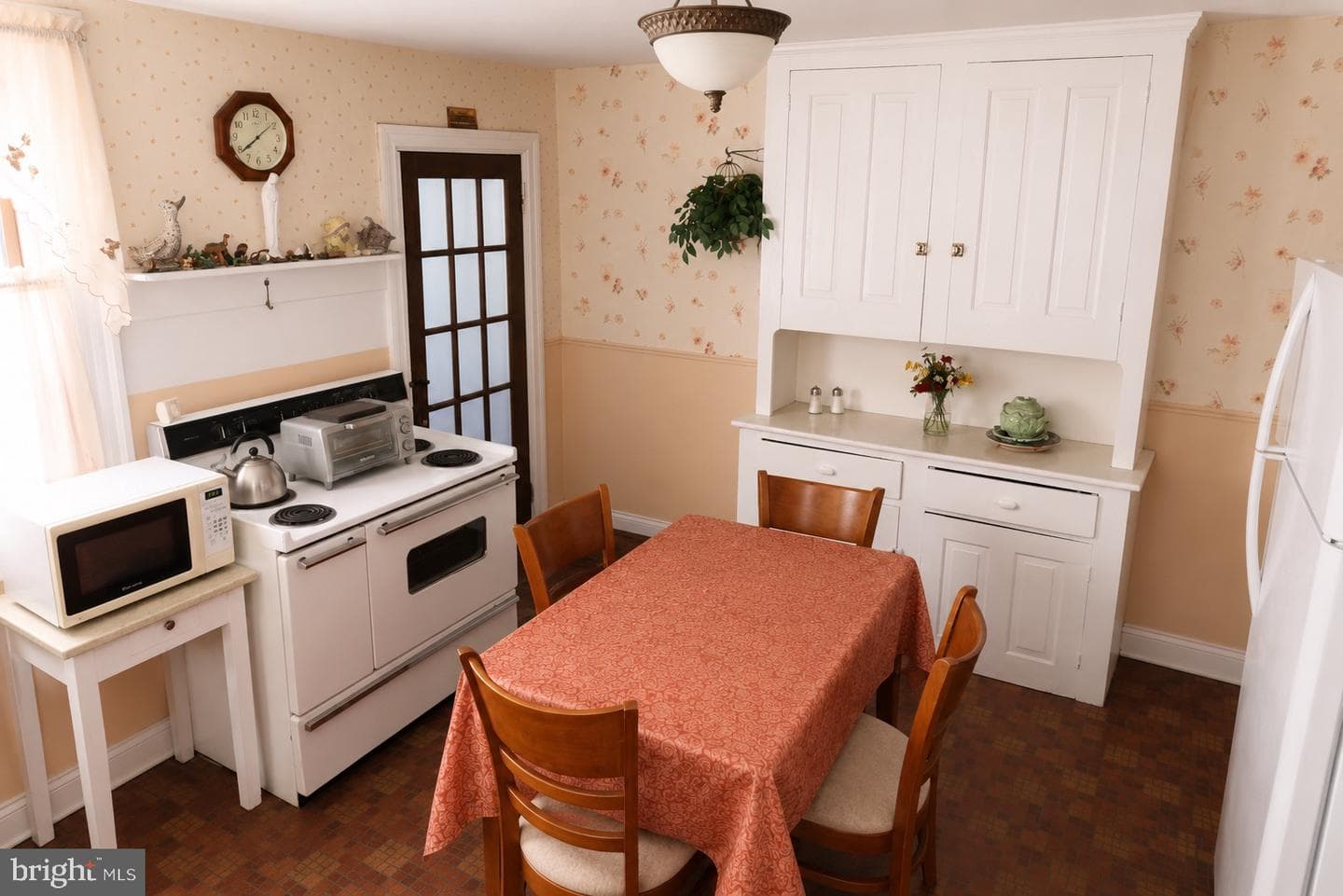 124 W Wildey Street photo 6