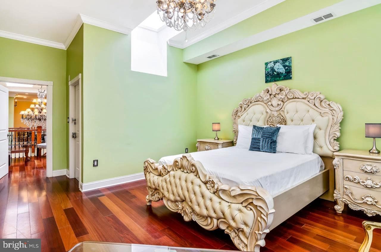 26 S Strawberry Street photo 50