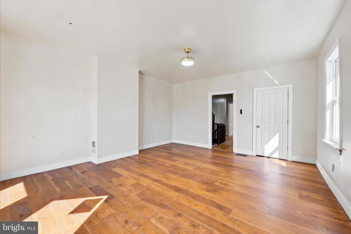 51 E High Street photo 15