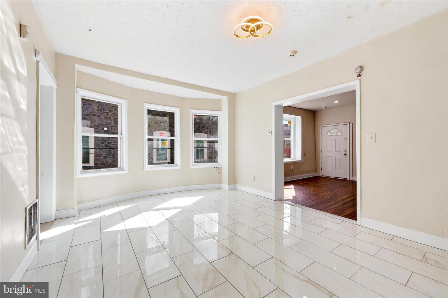51 E High Street photo 6