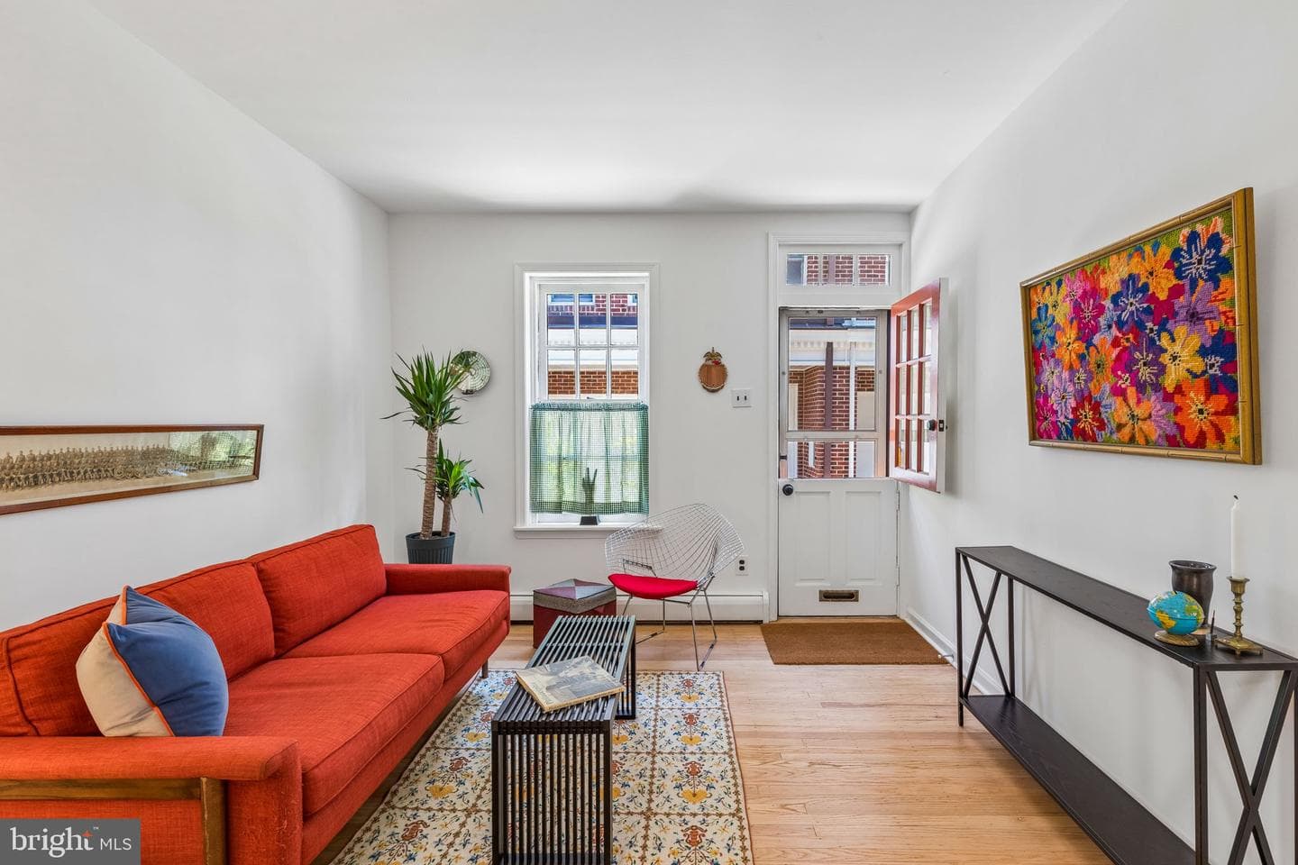 2410 Manning St photo 1
