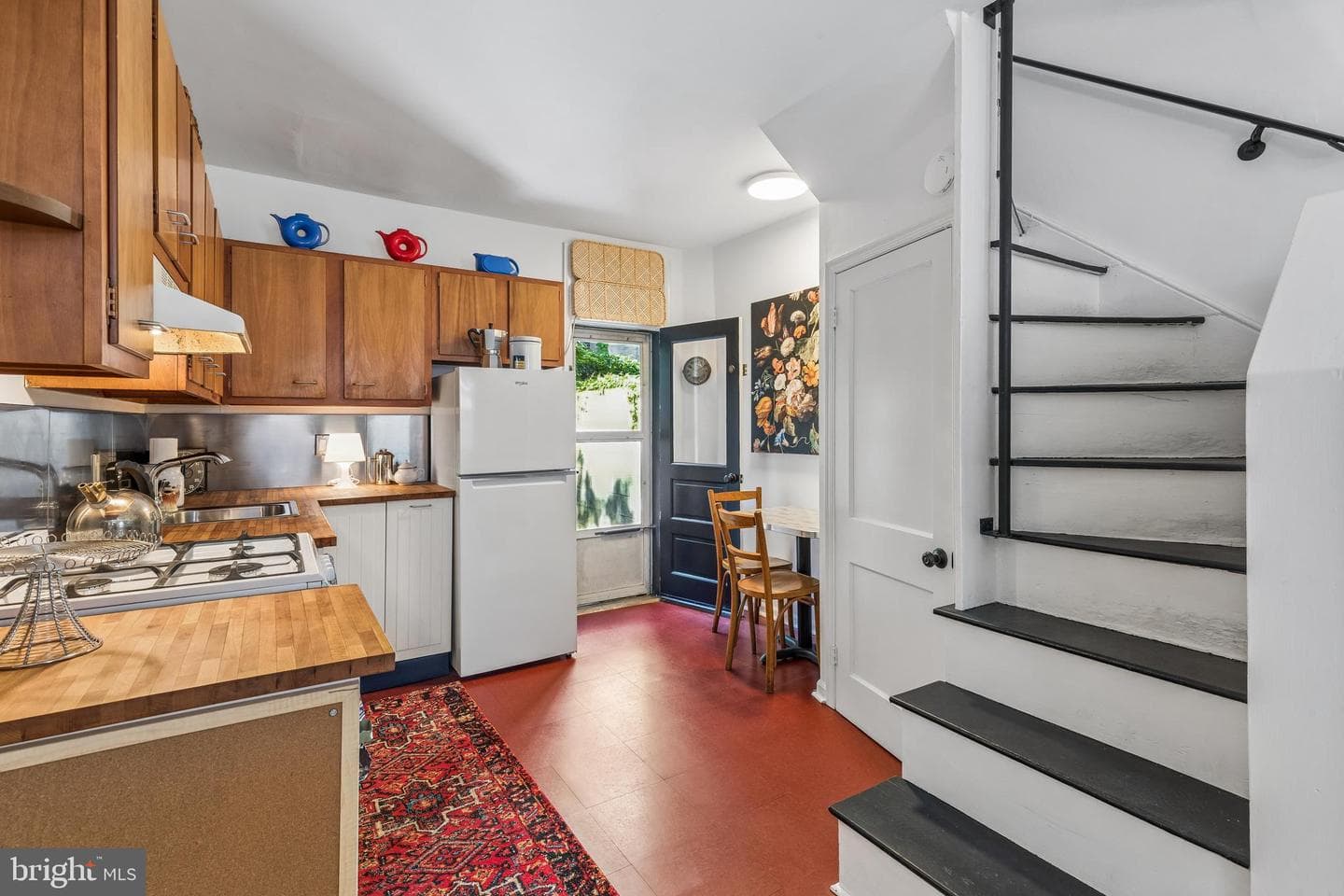 2410 Manning St photo 11