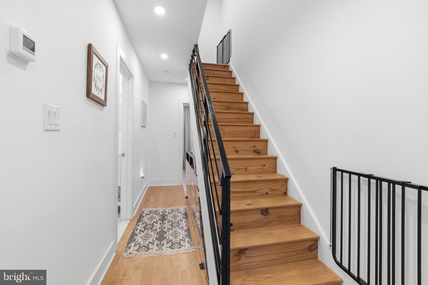 916 Fernon Street photo 23