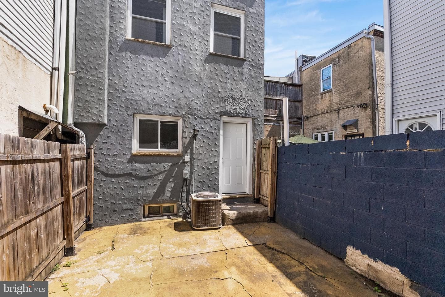 902 Emily Street photo 19