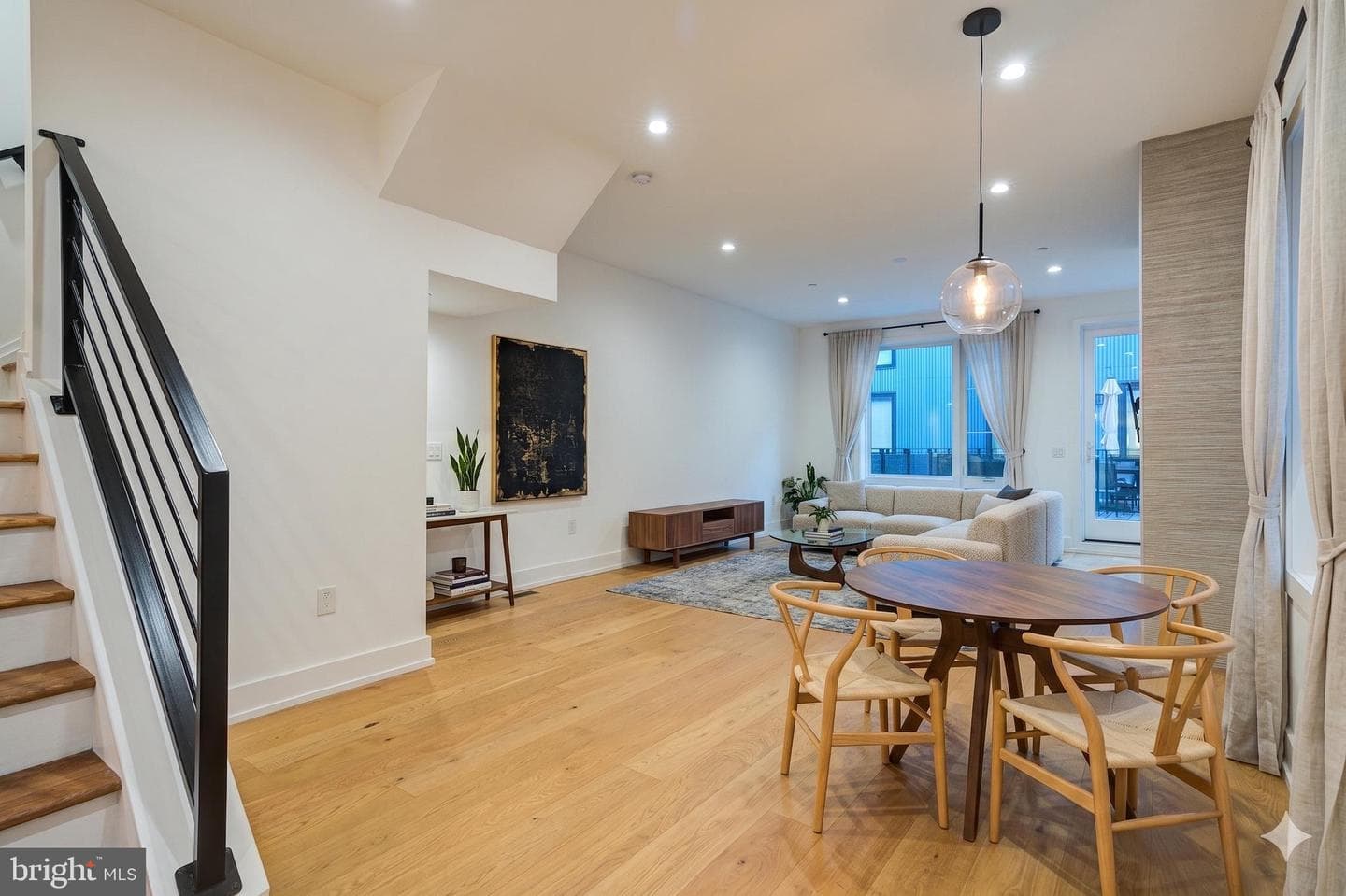 1746 N Hope Street photo 2