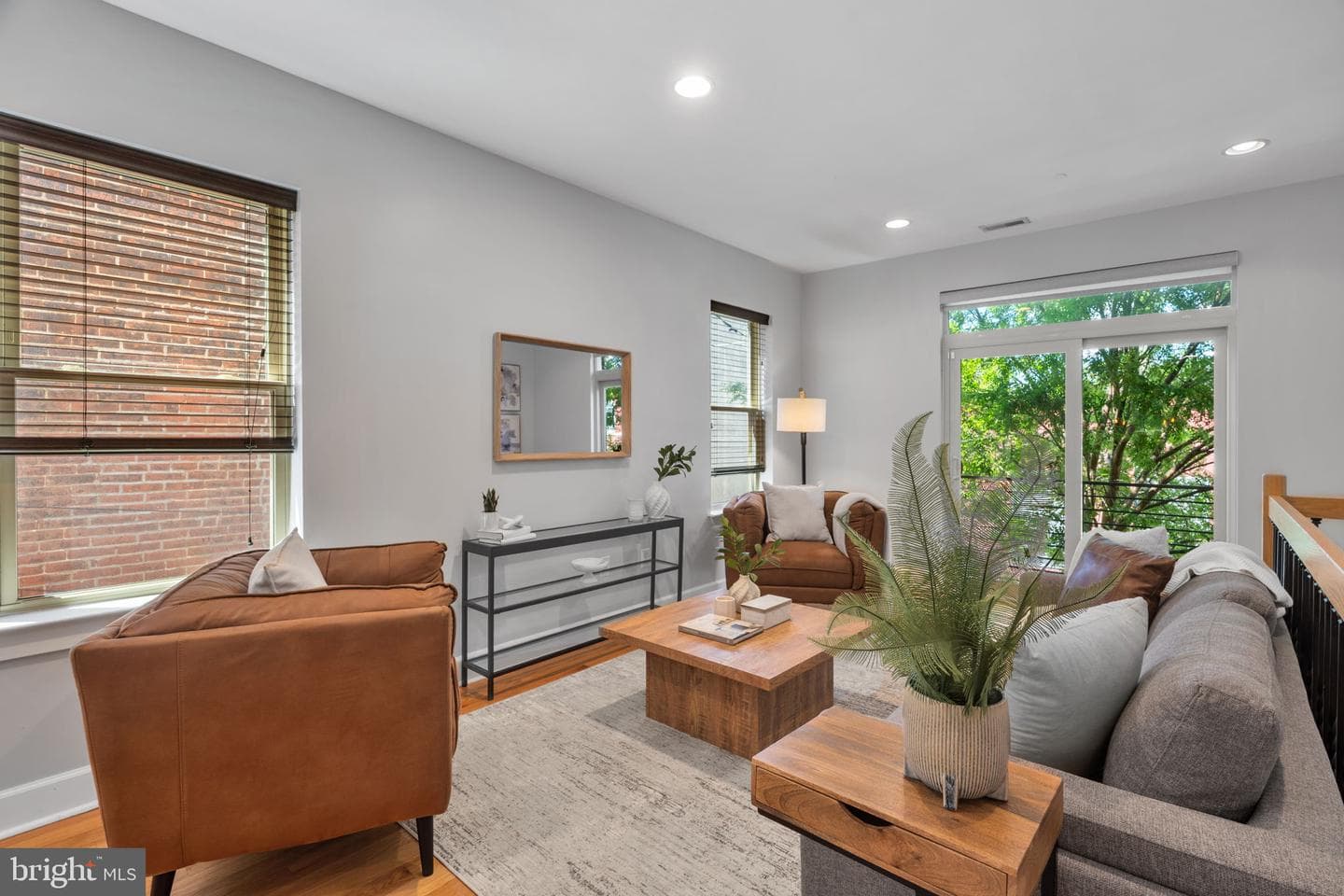 1908 Poplar Street #b photo 1