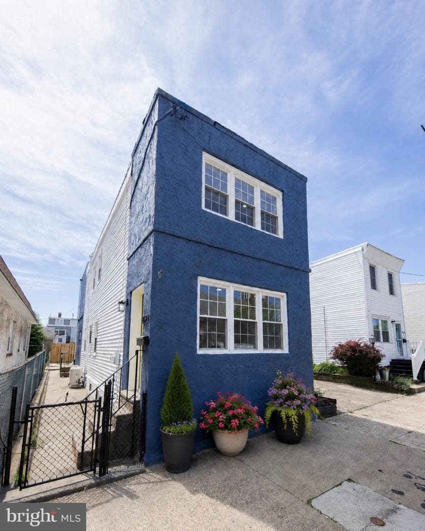 4627 Edgemont Street, Philadelphia