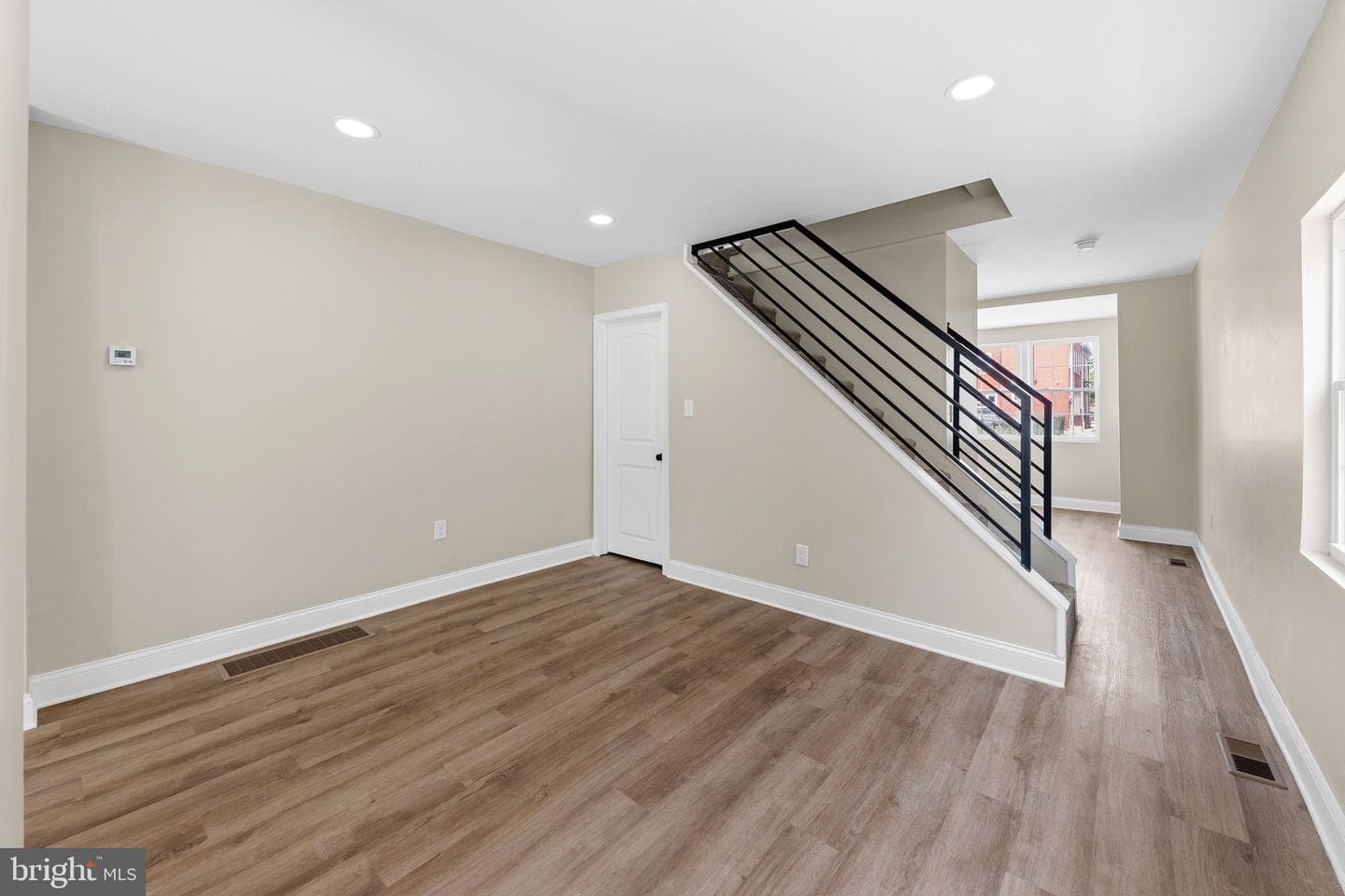 4627 Edgemont Street photo 7