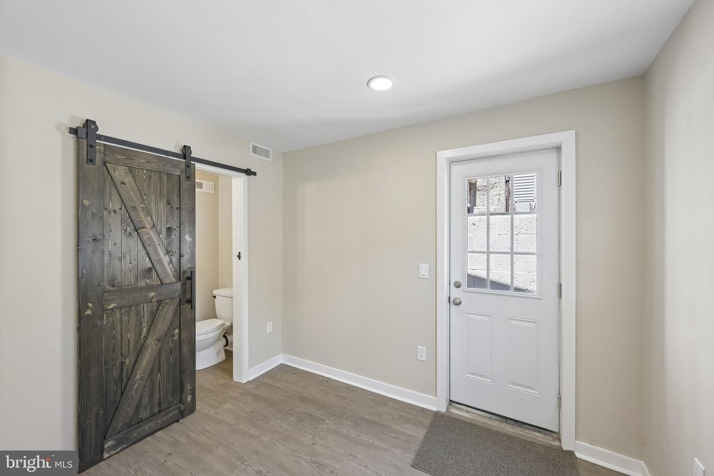 1933 E Albert Street photo 11