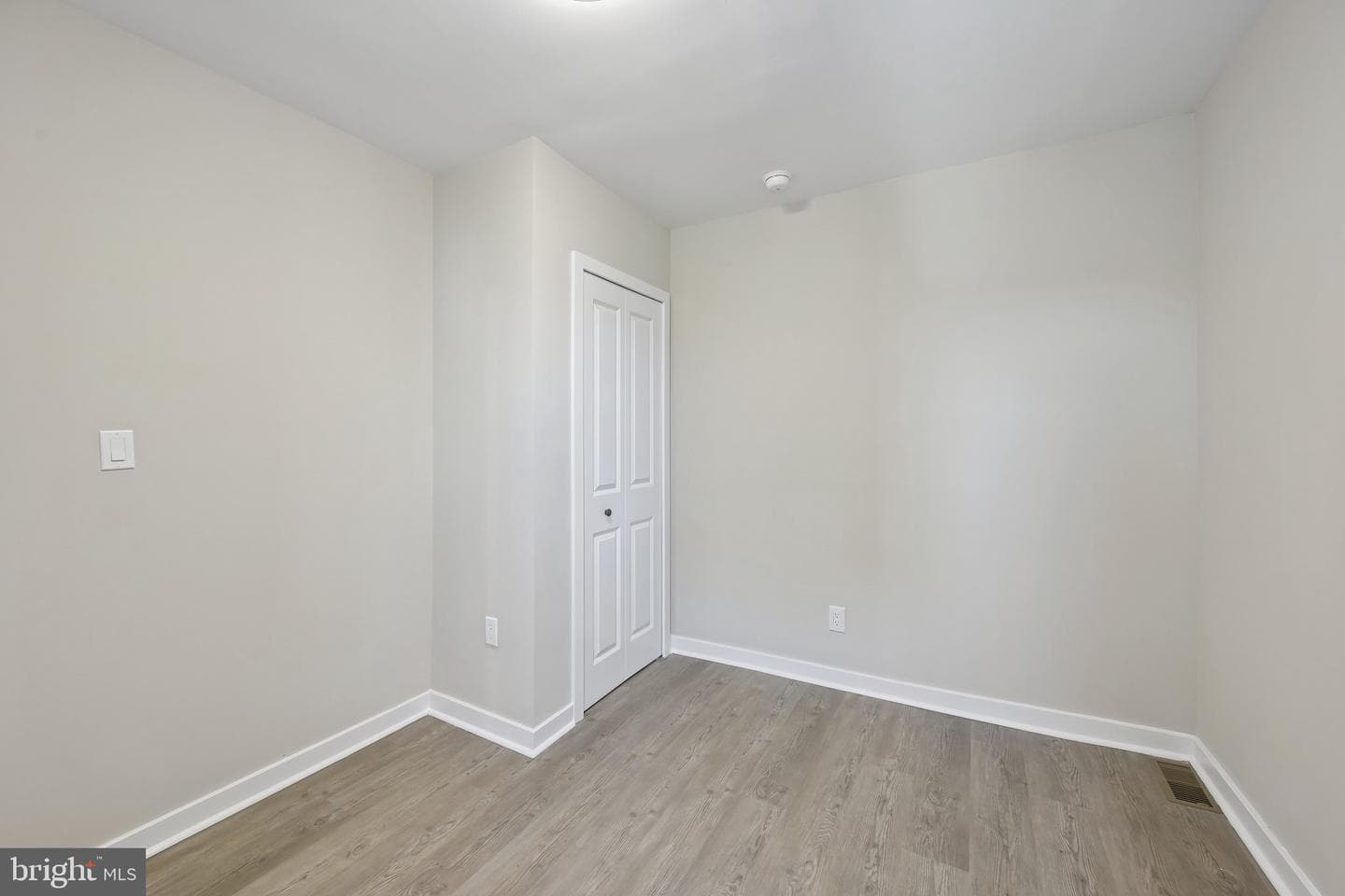 1933 E Albert Street photo 17