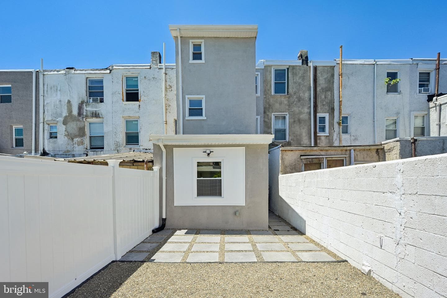 1933 E Albert Street photo 29