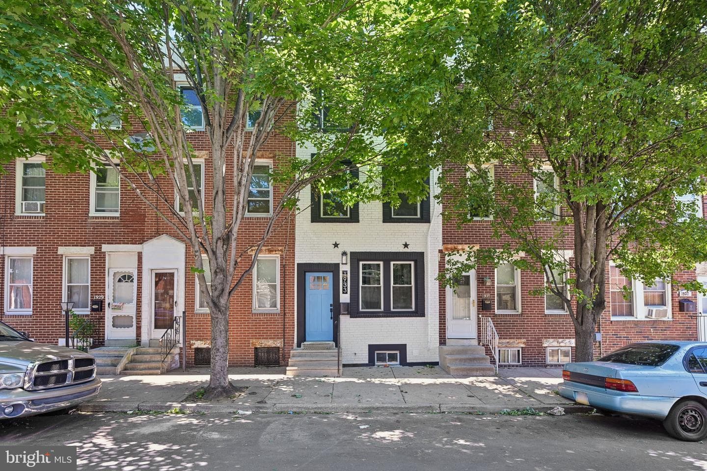 1933 E Albert Street photo 3