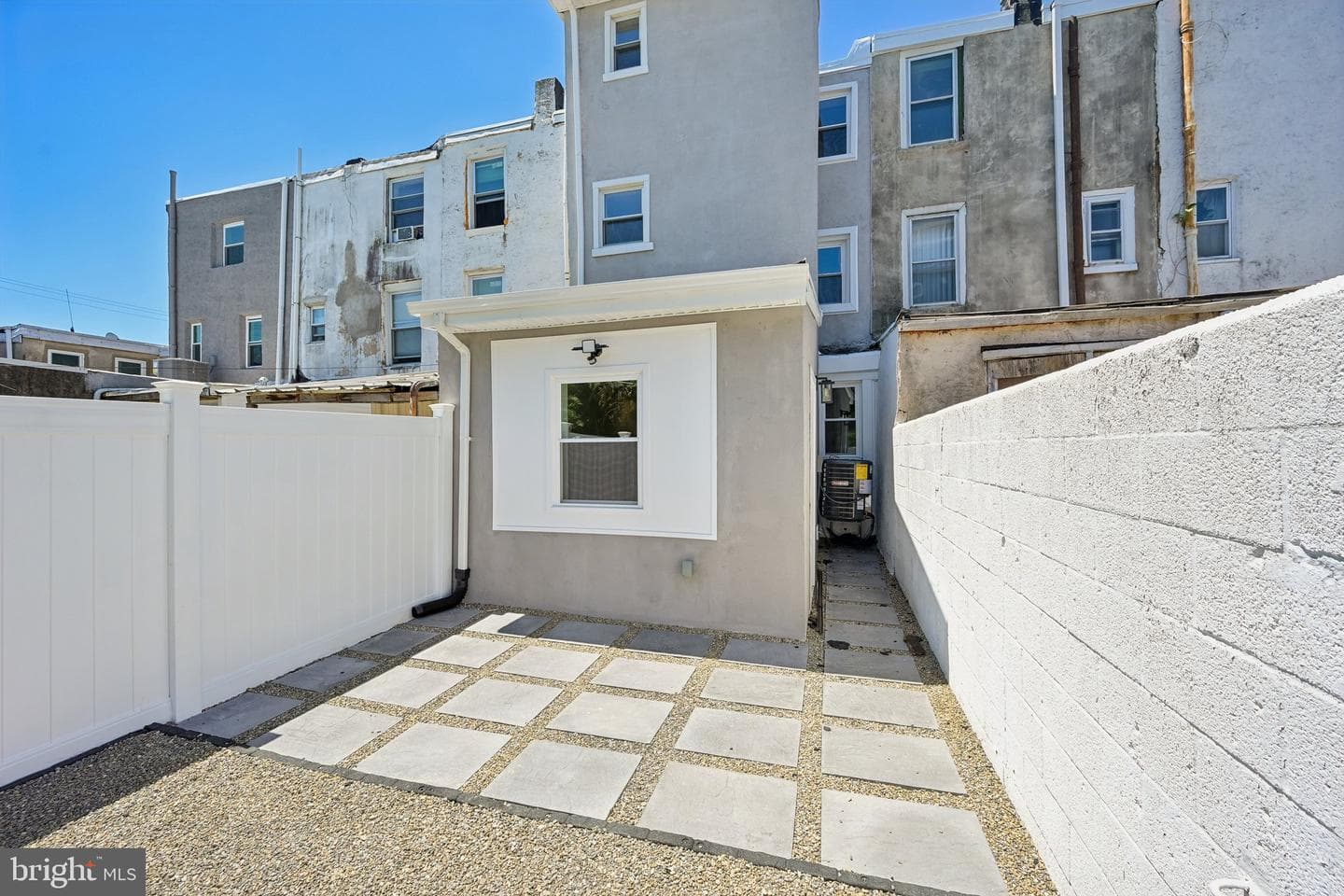 1933 E Albert Street photo 30