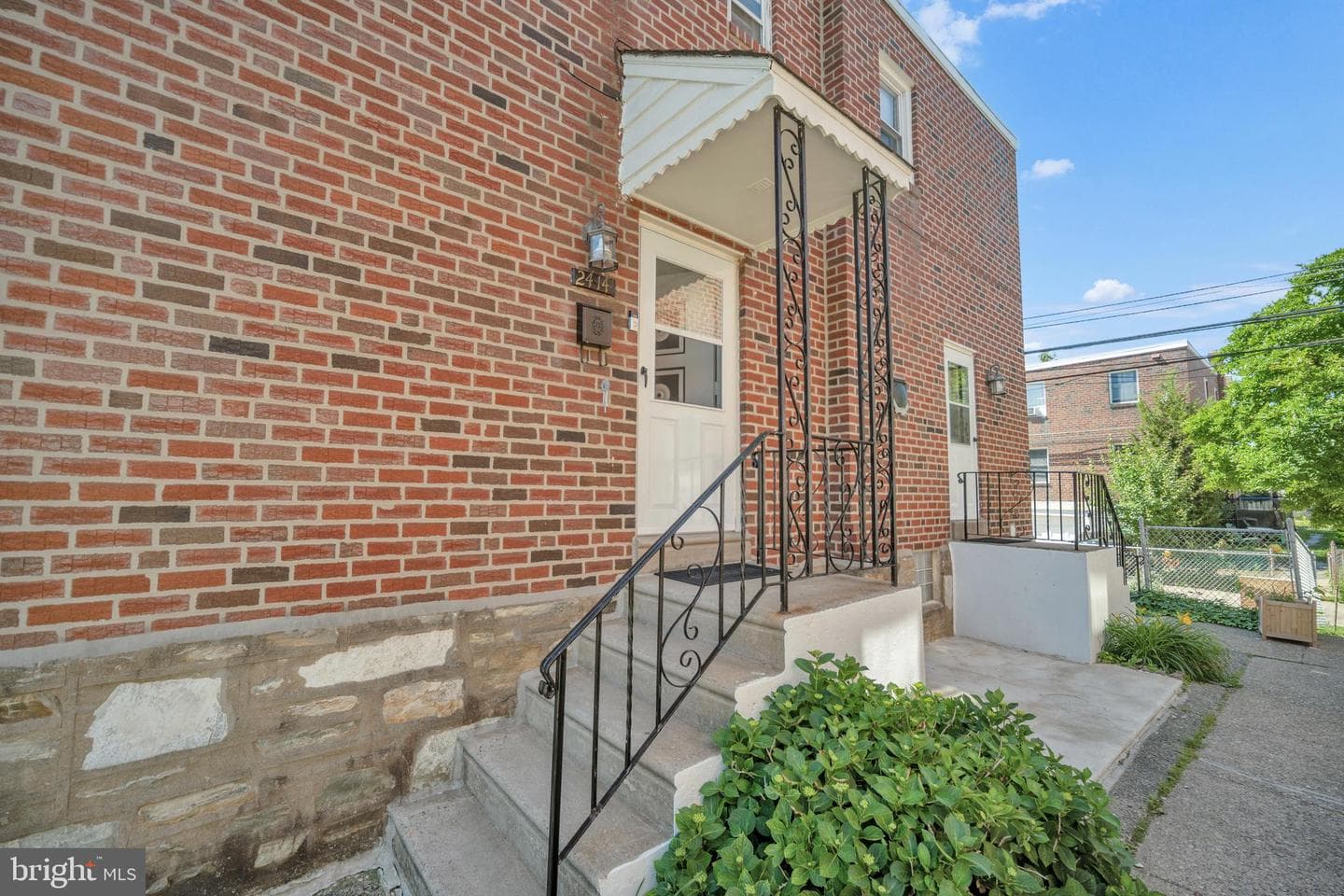 2414 Vista Street photo 3