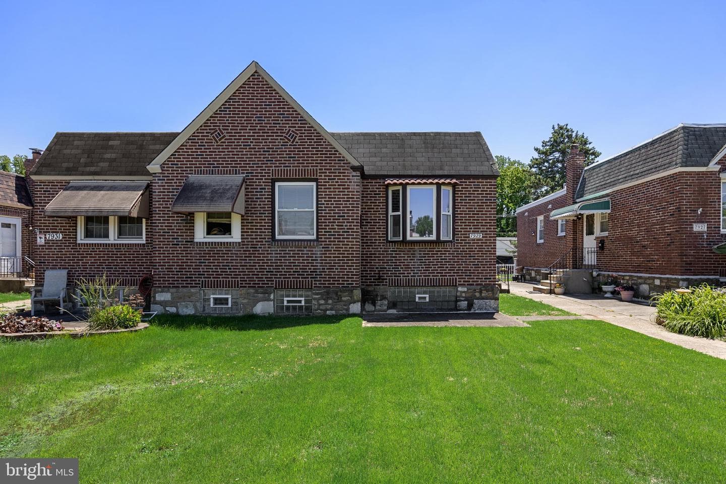 7929 Lister Street photo 2