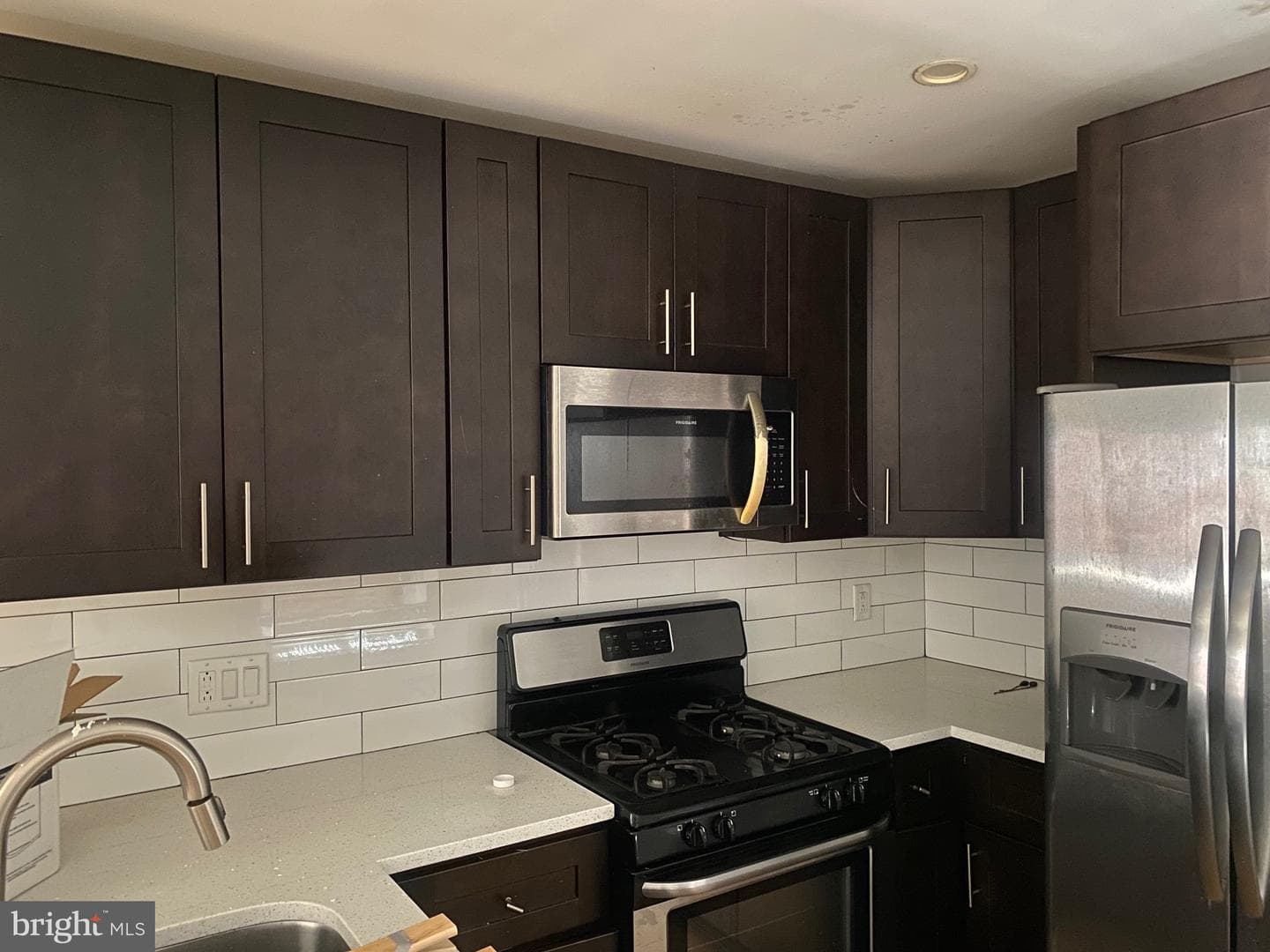 2025 N Woodstock Street photo 5