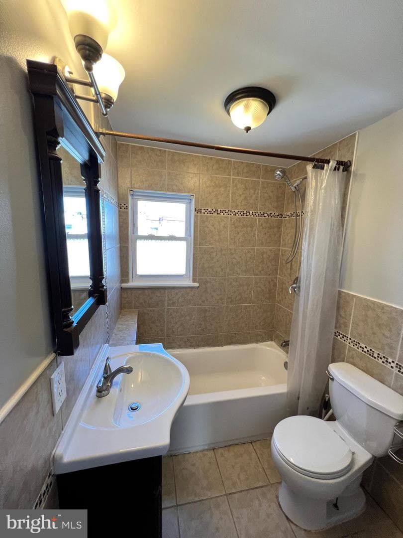 2654 Agate Street photo 9
