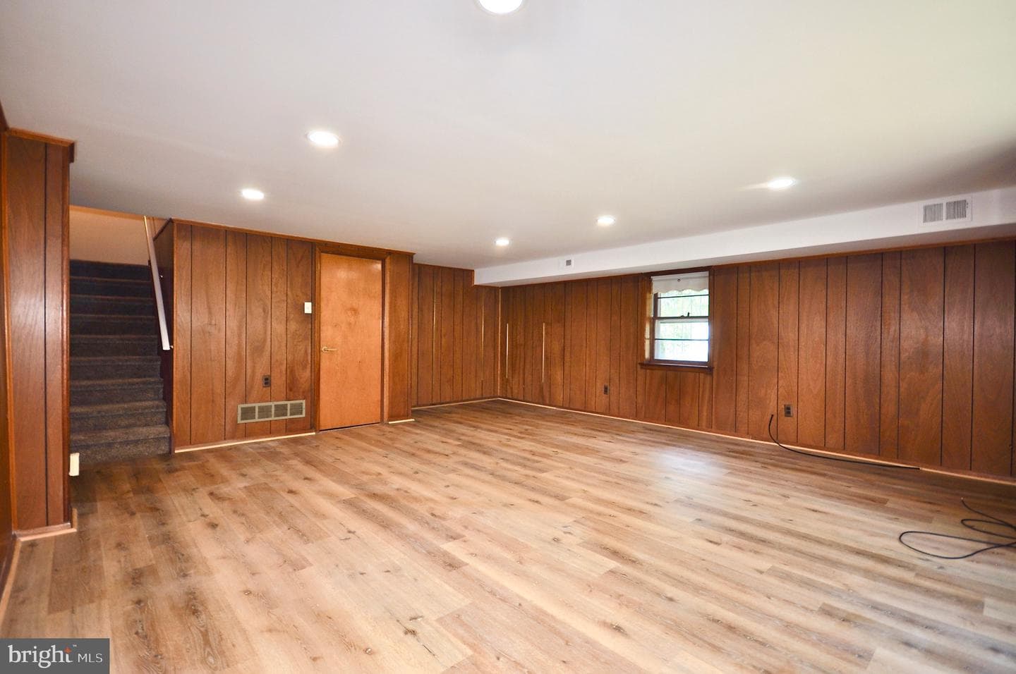 15155 Milford Street photo 34