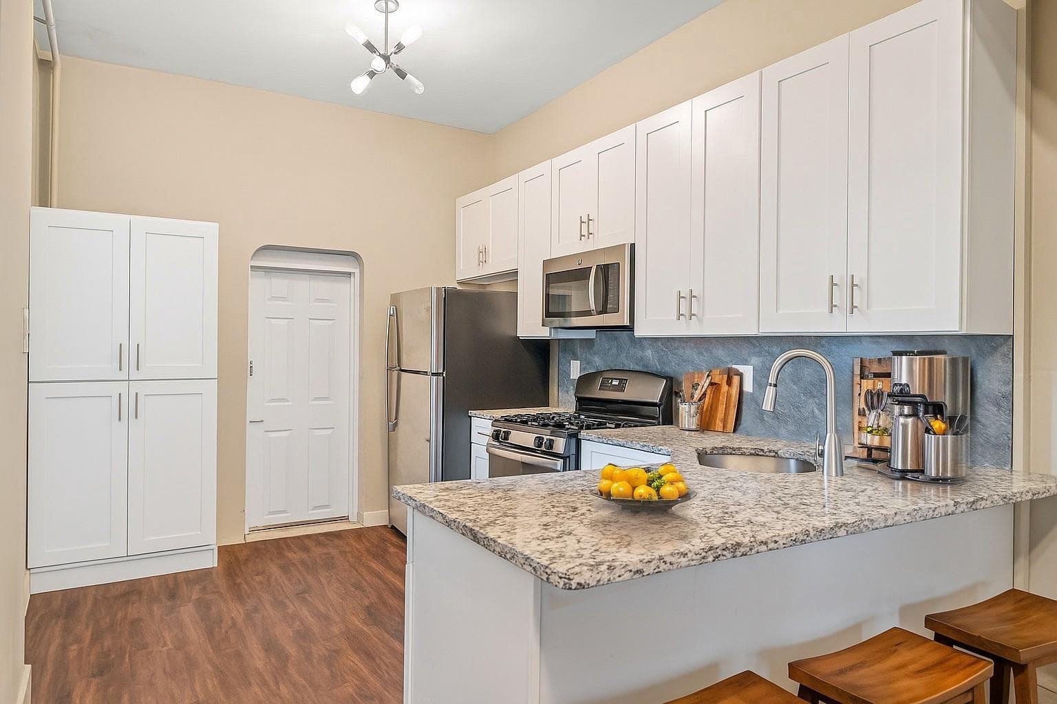 4139 Woodland Avenue photo 5