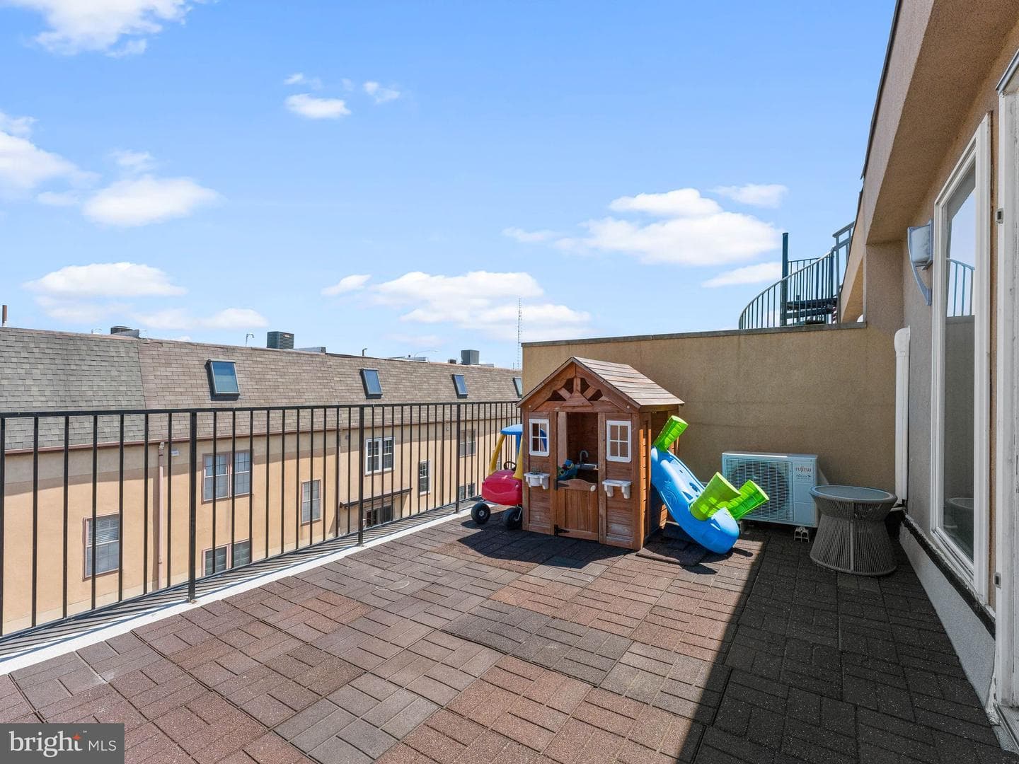 120 Dickinson Street #E photo 32