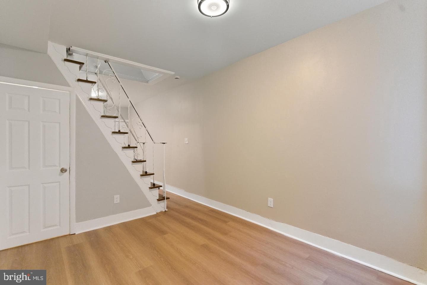 2530 Collins Street photo 3