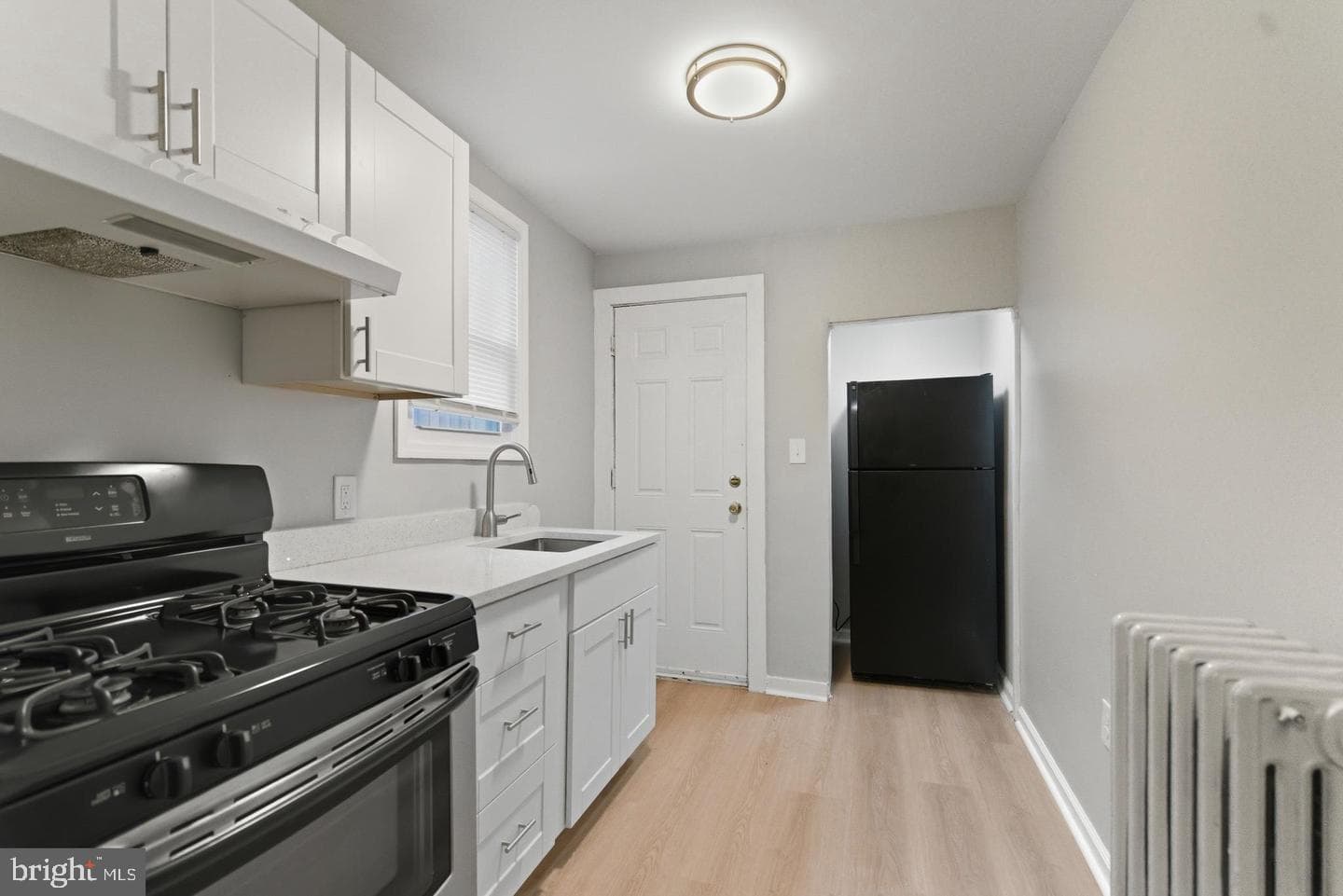 2530 Collins Street photo 4