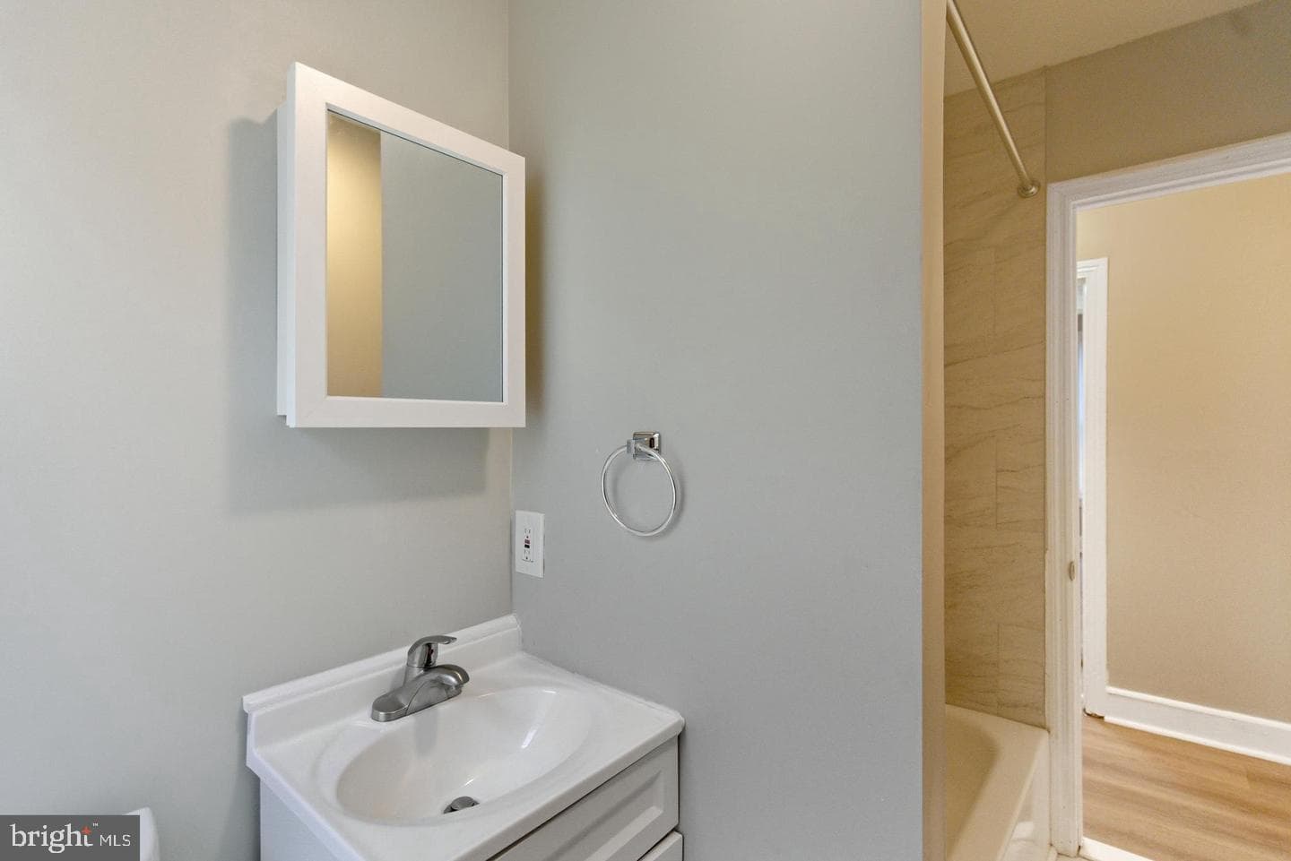 2530 Collins Street photo 5