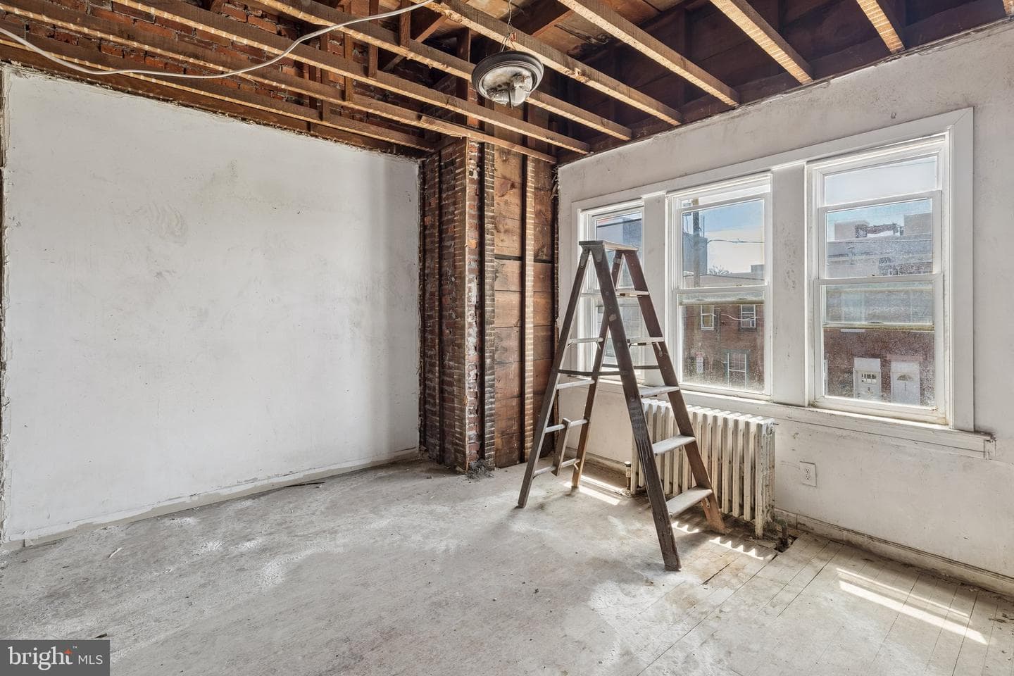 2245 E Cambria Street photo 18