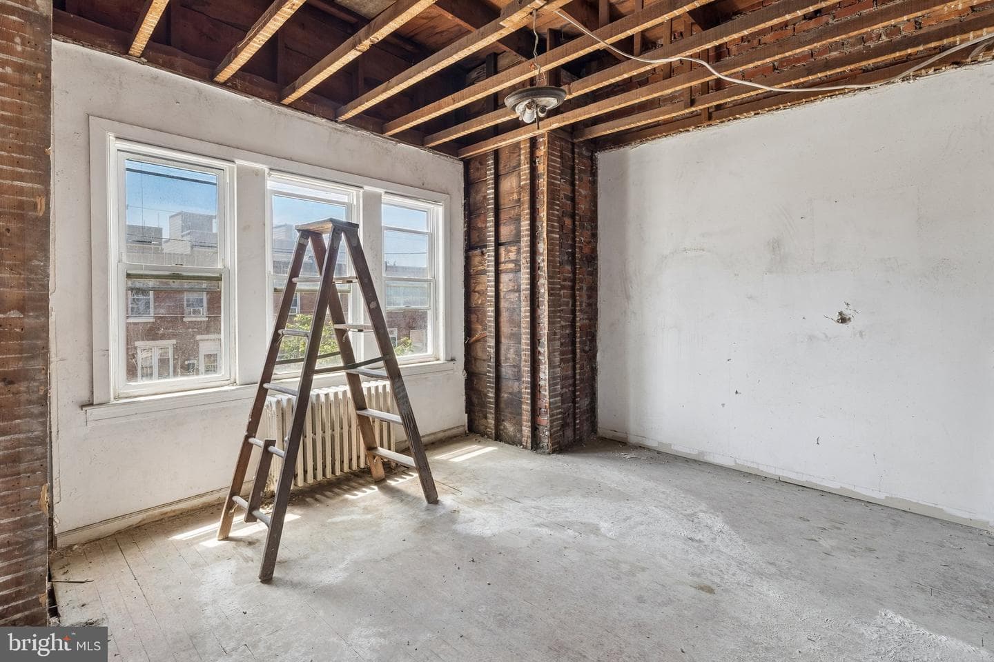 2245 E Cambria Street photo 20