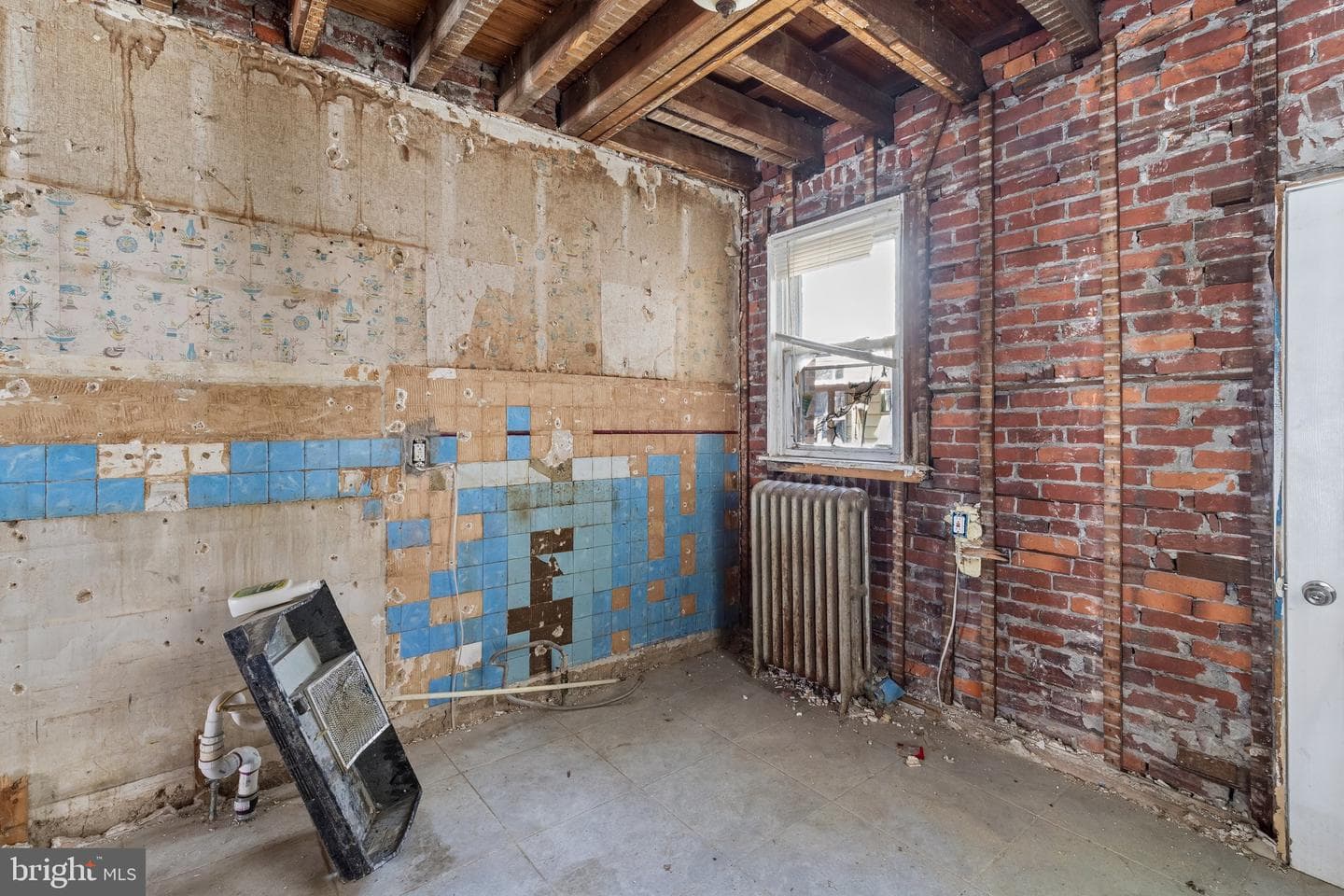 2245 E Cambria Street photo 8