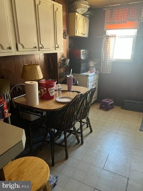 584 E Carver Street photo 6