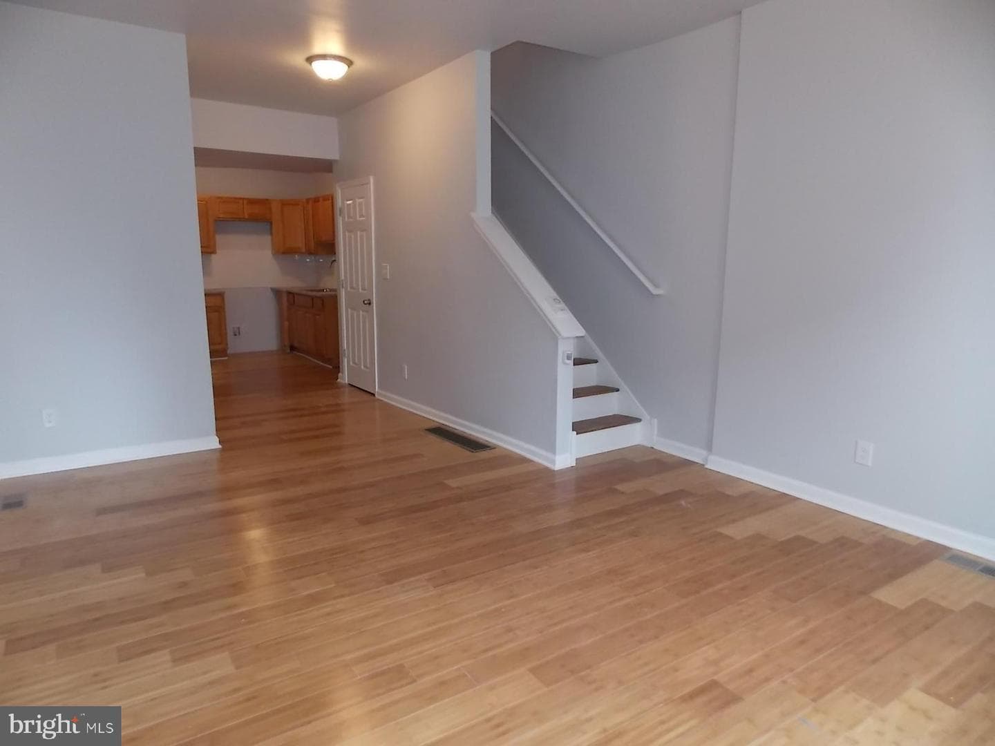 1823 N Judson Street photo 4