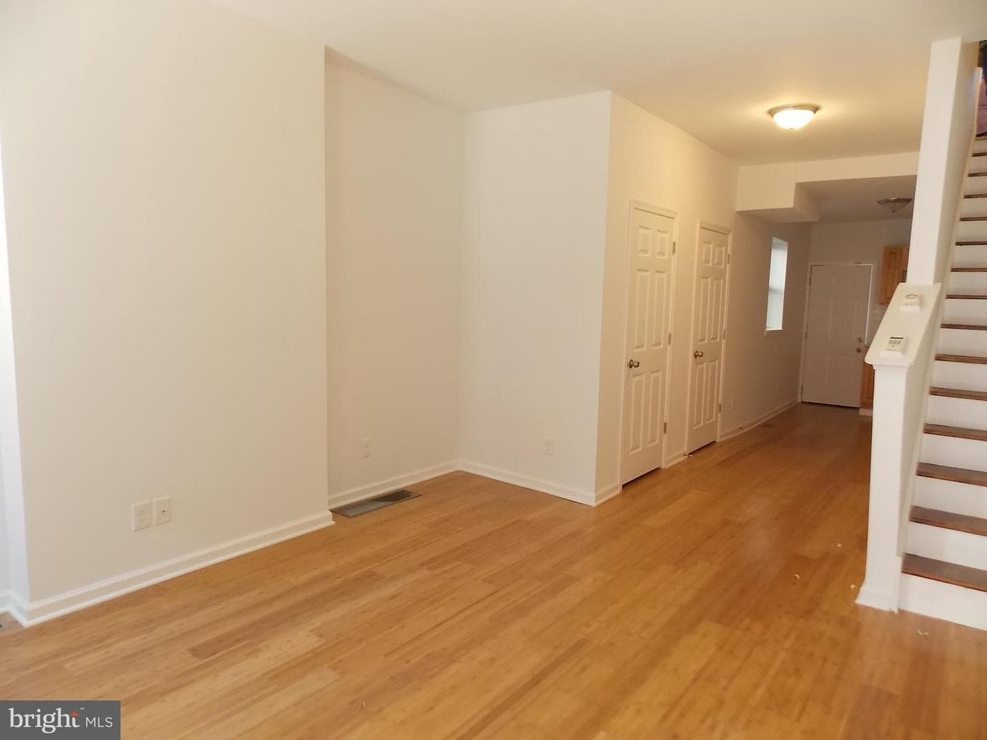 1911 N Taylor Street photo 2