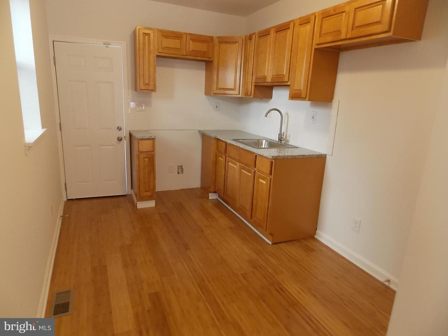 1911 N Taylor Street photo 5