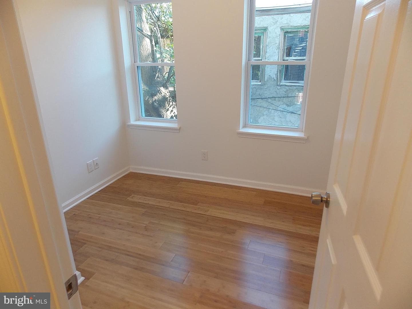 1911 N Taylor Street photo 8