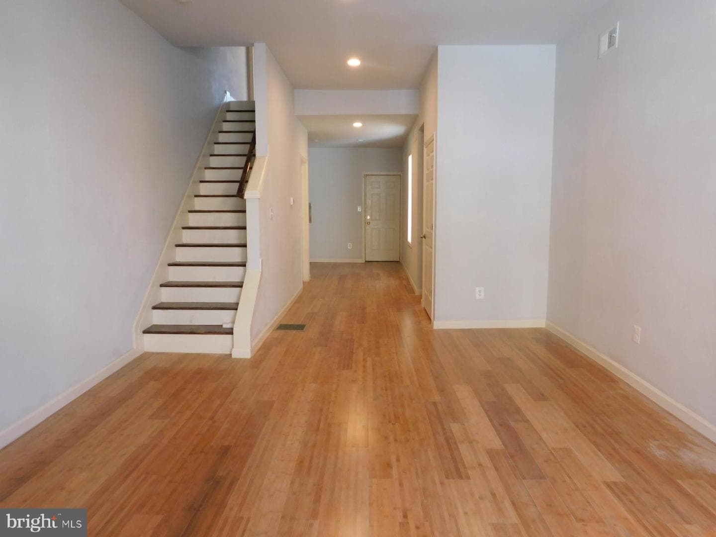 2008 N Etting Street photo 2