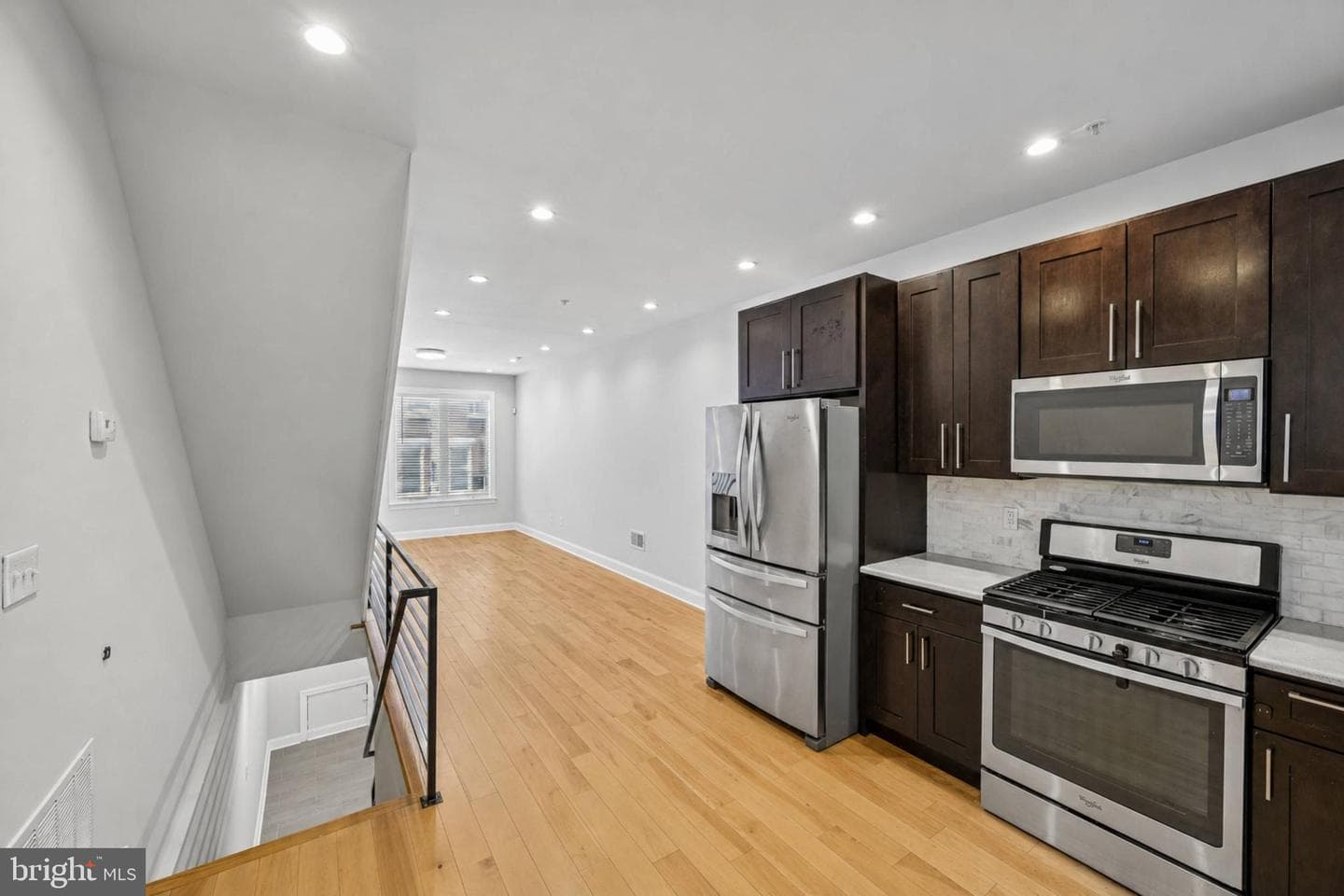 1819 Mountain Street photo 40