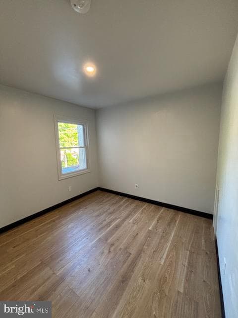 2339 N Mascher Street photo 4